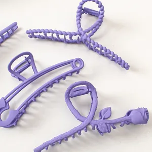 Pinces à cheveux en métal violet mat avec motifs de rose, épingle de nourrice et torsade