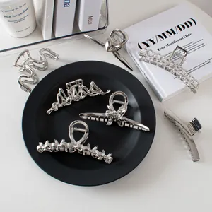 Grandes Pinces à Cheveux en Métal à la Mode pour Femmes Élégant Alliage Papillon Cœur Fleur Or Argent Accessoires de Cheveux pour Bureau Quotidien