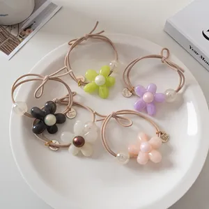 Lot de 5 chouchous fleurs aux couleurs gelée avec pétales en résine et perles