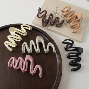 Large Matte Metal Wavy Hair Claw Clip For Women Elegant Nonslip Hair Jaw Clamp For Thick Hair French Style Accessories