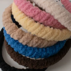 Lot de serre-têtes torsadés en peluche douce aux couleurs crème avec texture laineuse