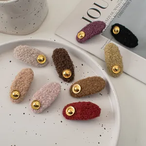 Vintage Autumn Winter Lamb Wool Oval Hair Clips With Gold Metal Button Sweet Plush Alligator Clips For Women Girls Jewelry