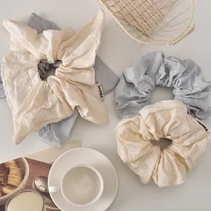 Elegant Embroidered Floral Fabric Hair Scrunchies Vintage Flower Bow Hair Ties For Women Girls Daily Hair Accessories