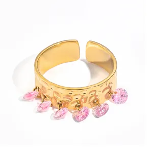 Hammerring aus 18K Gold vergoldet mit baumelnden rosa facettierten Edelsteinen, verstellbar