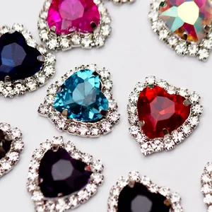 Strass in cristallo a forma di cuore con castone a griffe per gioielli e artigianato DIY