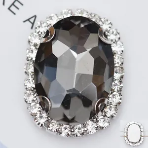 Détail de strass en verre ovale à coudre avec base en cuivre pour décoration