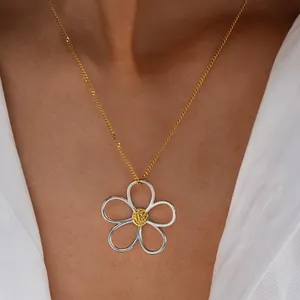 18K Gold Plated 304 Stainless Steel Hollow Daisy Flower Pendant Necklace For Women Minimalism Floral Two-tone Summer Jewelry