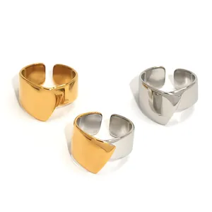 Set di anelli geometrici in acciaio inossidabile lucido color oro e argento