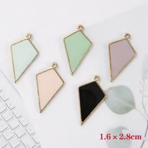 5-teiliges Set bunte Drachen-Anhänger für DIY-Ohrringe mit Größe 1.6 x 2.8cm