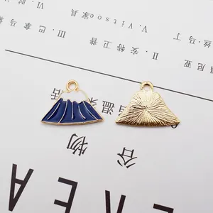 DIY Mount Fuji emaille hanger met besneeuwde top voor het maken van sieraden