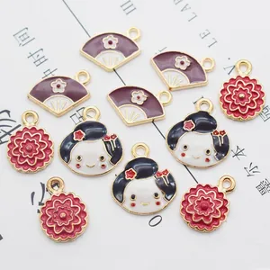 Colgantes japoneses de aleación con motivos de geisha y abanicos para joyería DIY