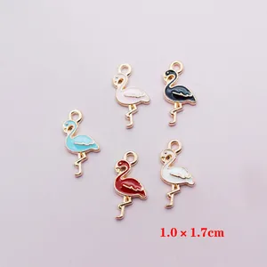 Pendentifs flamants en émail pour bijoux DIY en cinq couleurs de 1,0 x 1,7 cm