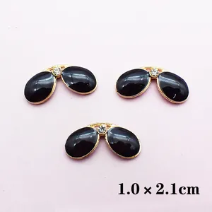 DIY schwarze Bulldogge Brille Legierung Charms mit Strass für Auto Zubehör 1,0x2,1cm