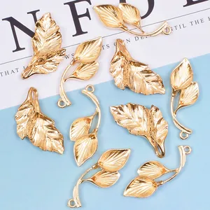Goldene Blattanhänger aus Legierung für DIY Brauthaarschmuck und handgefertigten Schmuck