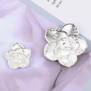 Silberne Kamelienblüten-Legierung für DIY-Handyhüllen und Haarschmuck-Zubehör