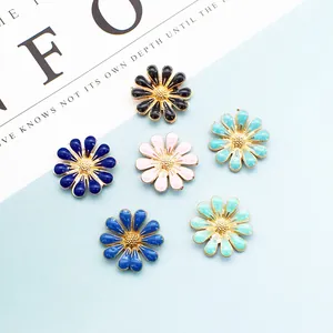 Gänseblümchen Emaille-Anhänger aus Legierung in sechs Farben für DIY Haarschmuck