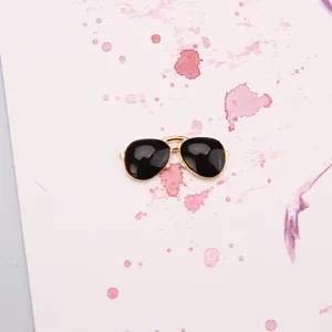 Sonnenbrillen-Anhänger aus goldener Legierung mit Strasssteinen für DIY-Schmuck