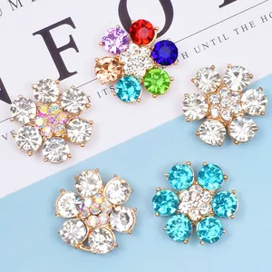 Ciondoli a fiore con sei petali in strass e lega per bouquet da sposa e accessori fai-da-te