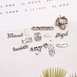 Set de dijes de aleación plata antigua y oro para joyería DIY con letras grabadas