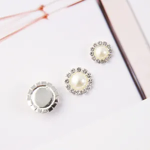 Runde Perlen- und Strass-Anhänger mit Metall-Flachrücken für DIY-Haarschmuck