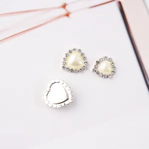 Herzförmiges Perlen und Strassstein Accessoire für handgefertigte Haarschmuck DIY Projekte