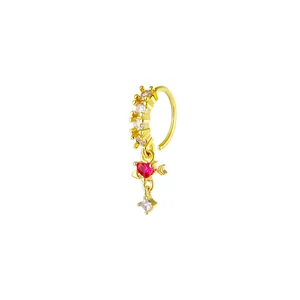 Anneau de nez doré avec pendentif cœur rouge et flèche incrustée de zircone