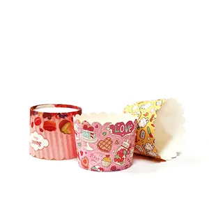 Set van 50 anti-aanbak muffin cupcake vormpjes met prints en een golvende rand