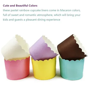 Moldes para cupcakes de colores macaron con bordes ondulados en kit de horneado