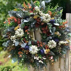 Kunstmatige Herfst Eucalyptus Krans Met Witte Pompoenen Paarse Bloemen Bessen Esdoornbladeren Voor Thanksgiving Voordeur Decoratie