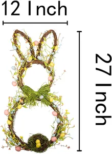 Hasenförmiger Osterkranz aus Rattan mit bunten Eiern, Detailansicht in 27 Zoll Höhe