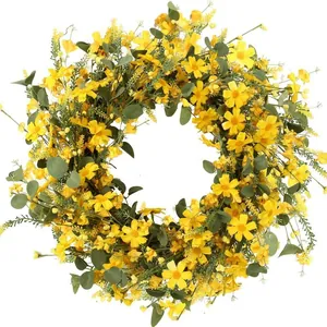 Decoratieve krans 45cm met gele madeliefjes en eucalyptus voor huis- en deurdecor