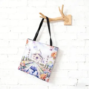 Detail van polyester draagtas met Taj Mahal-aquarelprint en bloemenpatroon