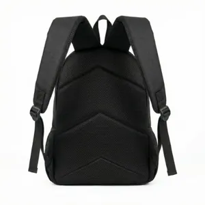 Detail der ergonomischen Netzpolsterung und S-förmigen Träger am schwarzen Rucksack