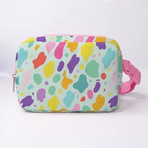 Sac banane bleu à pois colorés avec bandoulière rose ajustable pour femme stylée