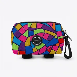 Dispenser per sacchetti igienici per animali con motivo a mosaico e moschettone