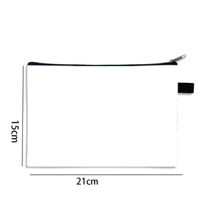 Beauty case bianco minimalista con cerniera nera e manico laterale, misura 21cm x 15cm