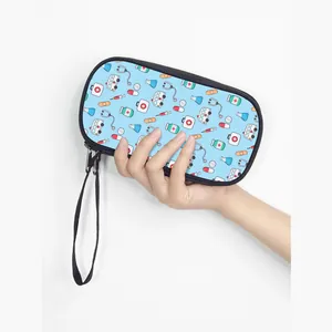 Blaue Reisetasche mit medizinischen Motiven für Ladekabel und Zubehör für Damen