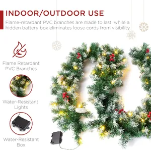 2,7m kerstceder slinger met rode bessen, dennenappels en warme LED-verlichting