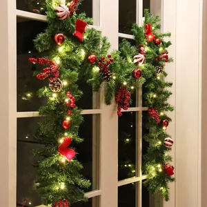 Traditionele Kerst Guirlande Met Warme LED Verlichting Rode Bessen Dennenappels Voor Trap Deur Raam Haard Decoratie