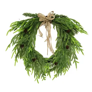 Corona de Navidad artificial de pino con piñas naturales y lazo de arpillera decorativo