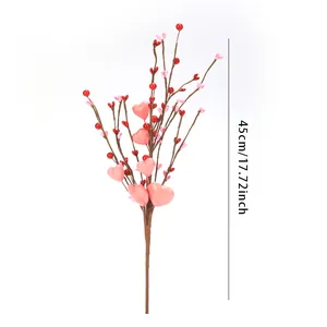 Detailansicht künstlicher 45cm Beerenstiel mit rosa Herzen für festliche Wohndekoration