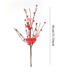 Detail eines 45cm Herz-Beeren-Zweigs für die Valentinstag-Heimdekoration und Floristik