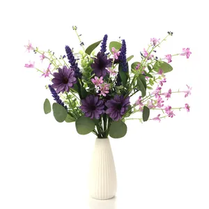 Bouquet de lavande et marguerites artificielles en vase blanc pour décoration printanière