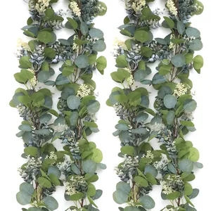 Künstliche Eukalyptus-Girlande mit weißen Blüten für Heim- und Hochzeitsdekoration