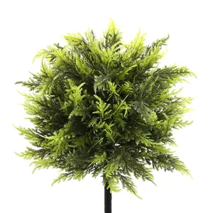 Kunstmatige bolvormige ceder plant voor de tuin en kerstmis huisdecoratie