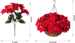 Détail d'un panier suspendu de poinsettias rouges avec cadre en métal noir et chaîne