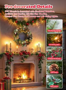Détail d'une couronne de Noël et guirlande avec baies rouges, pommes de pin et LED chaudes