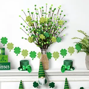 St. Patrick's Day Kleeblatt Glitzerzweige mit Gnom und grünem Hut Kaminsims Dekor