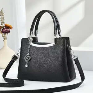 Sac à Main Élégant en Cuir PU pour Femmes Avec Grain de Litchi Pendentif Coeur Matériel en Argent Sac à Bandoulière Mode