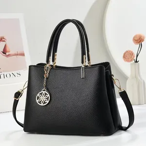 Sac à Main Femme en Cuir PU Motif Litchi Avec Pendentif Fleur Dorée Sac Cabas Bandoulière pour Bureau Quotidien Fête
